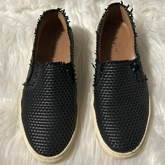 Indigo rd. Black Woven Slip On sneaker shoe Size 6 - Picture 6 of 9